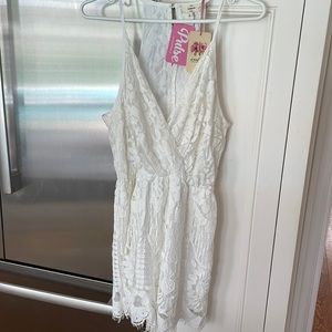 White lace romper, size medium